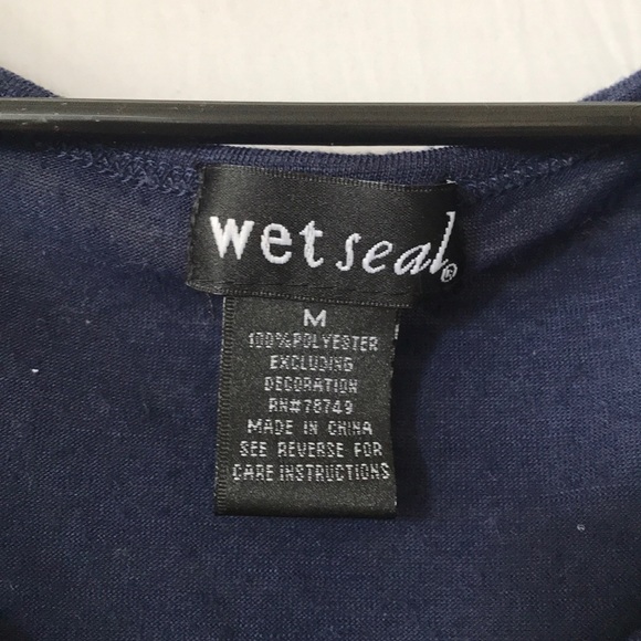 Wet seal t shirt - Picture 2 of 3